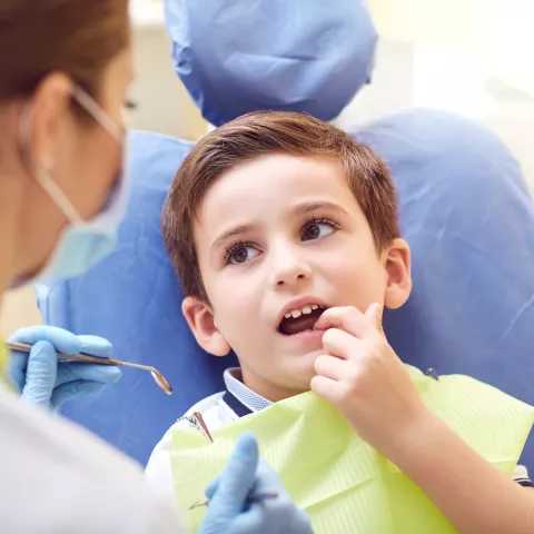 child at dentist